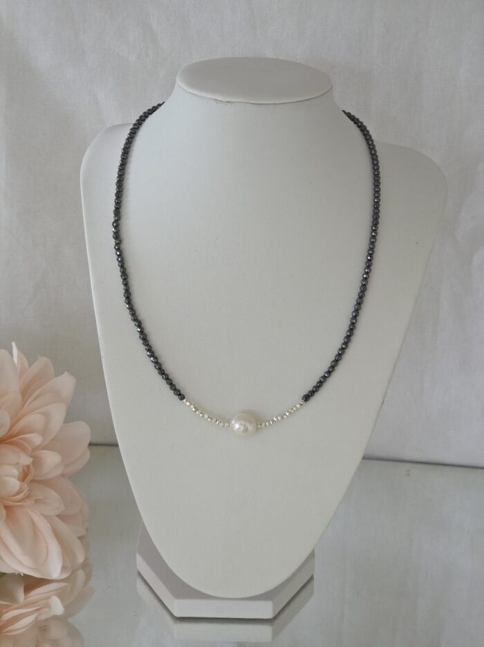 Halsband PÄRLA, hematit | LillieCharlotte