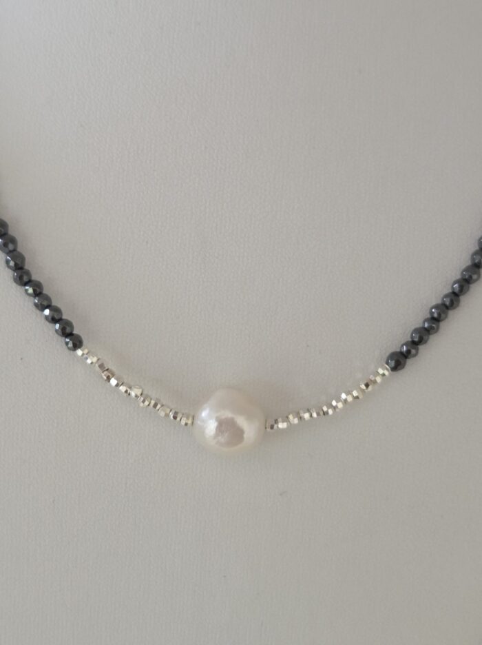 Halsband PÄRLA, hematit | LillieCharlotte